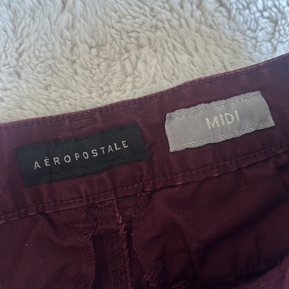 Aeropostale Maroon Cuffed Midi Shorts Size 0 - Picture 3 of 5